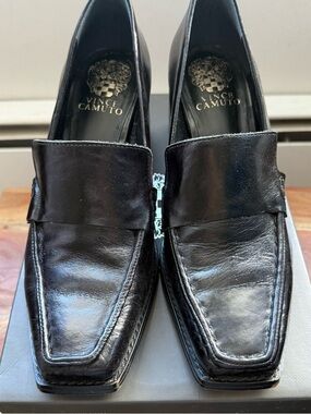 Vince Camuto Women’s SEGELLIS Black  Leather Slip-On Loafers
